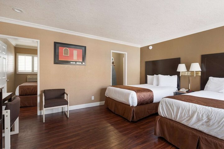 Room 43 of 57