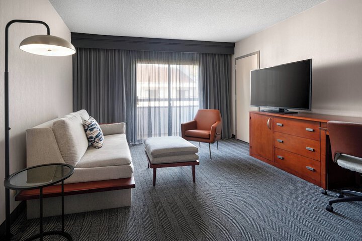 Courtyard by Marriott Seattle Southcenter