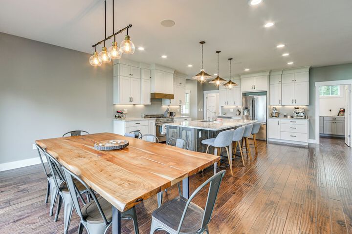 Steps From Oneida Lake: Spacious Gem w / Game Room!