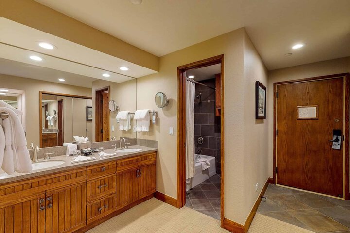 Room 156 of 222