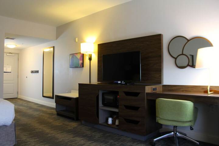 Room 32 of 121