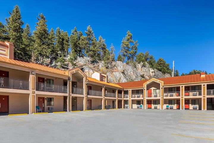 Quality Inn Keystone near Mount Rushmore