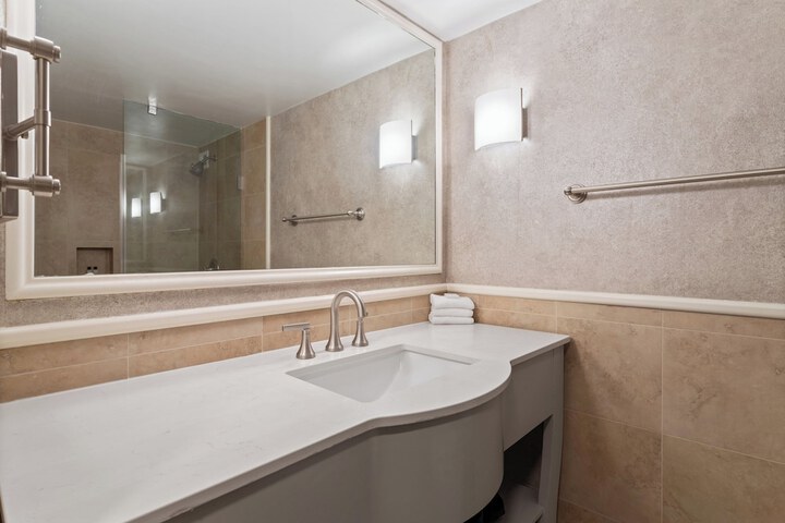 Crowne Plaza Executive Center Baton Rouge by IHG