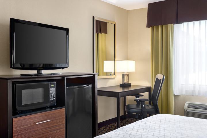 Room 53 of 69