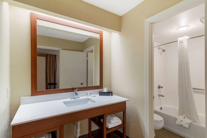 Room 6 of 31