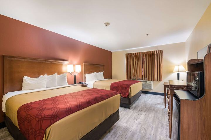 Room 7 of 28