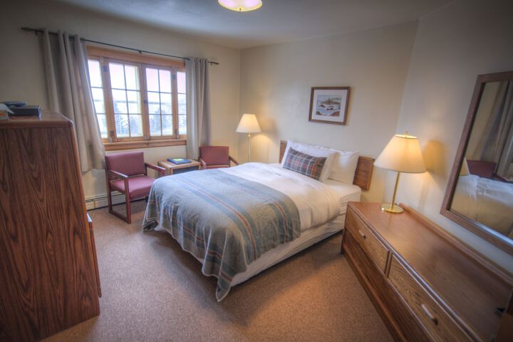 Room 104 of 229