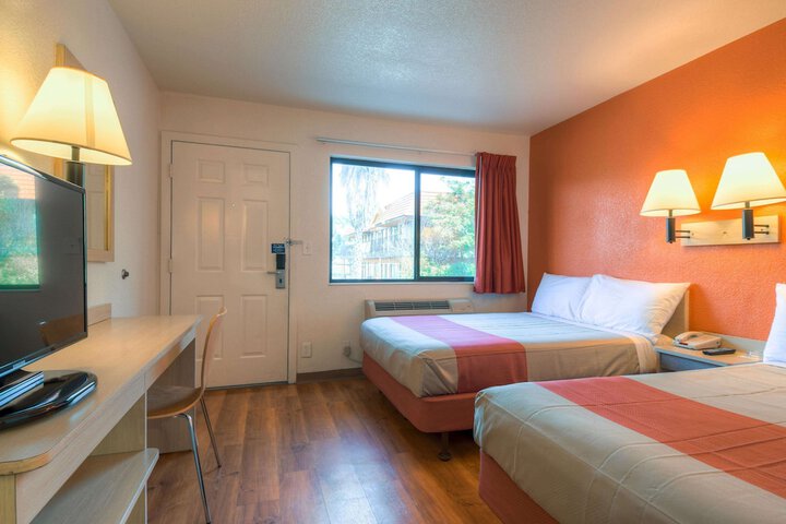 Room 21 of 25