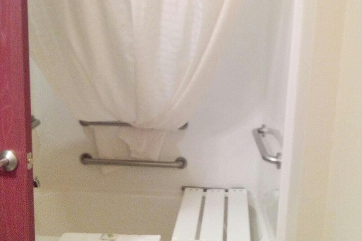 Cobblestone Hotel & Suites – Devils Lake