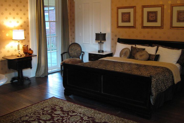 Linden Row Inn
