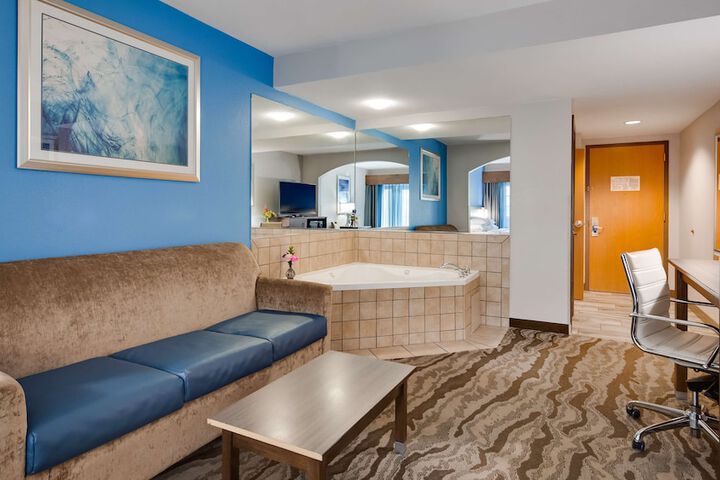 Room 30 of 47