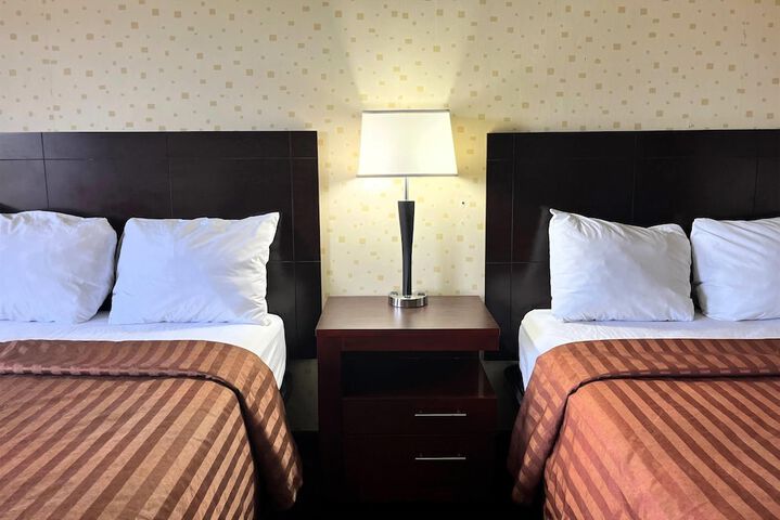 Travelodge by Wyndham Seymour