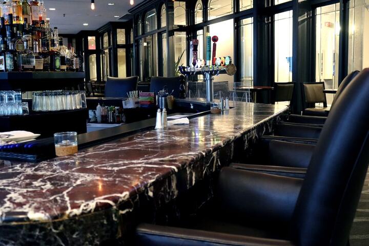 Lounge 61 of 73