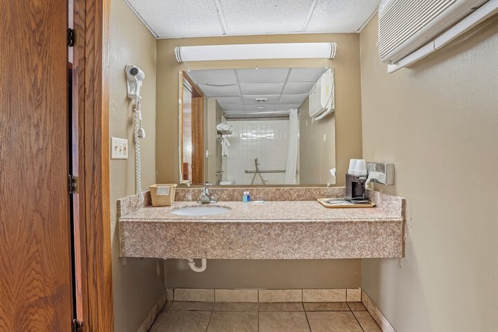 Devils Lake Inn by OYO Near Devils Lake Regional Airport