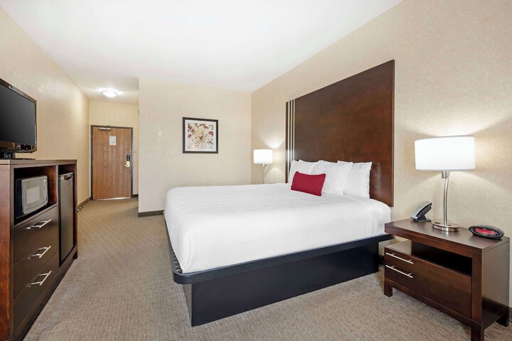 Room 37 of 46