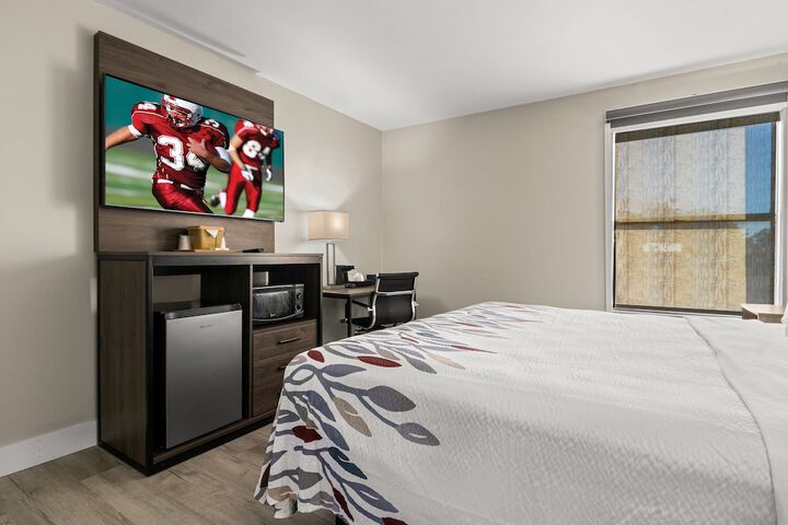 Room 16 of 40