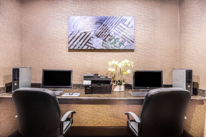 Business Center 35 of 36