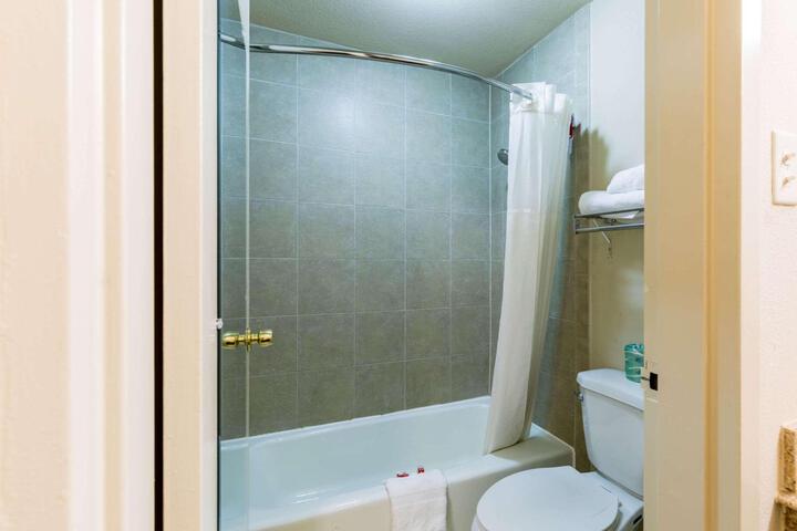 Econo Lodge Baytown