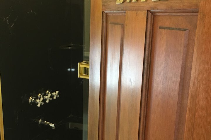 Room 145 of 223