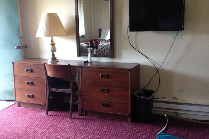 Room 26 of 37