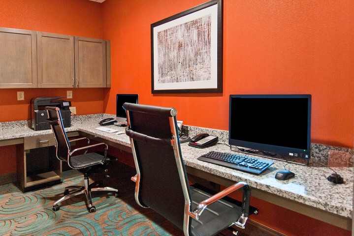Business Center 43 of 44