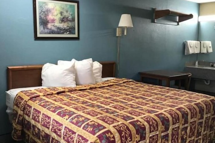 Room 14 of 17