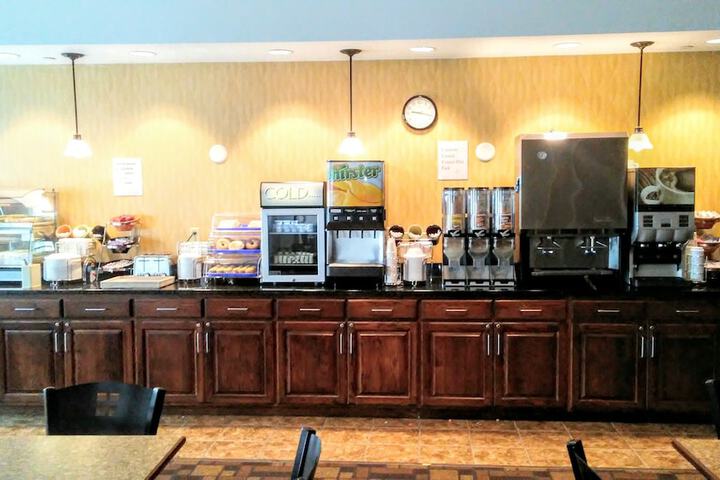 Breakfast/Coffee Service 18 of 22