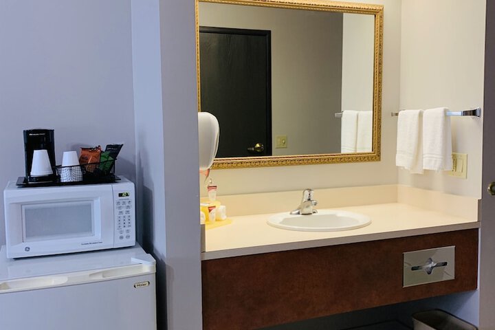 Room 8 of 25
