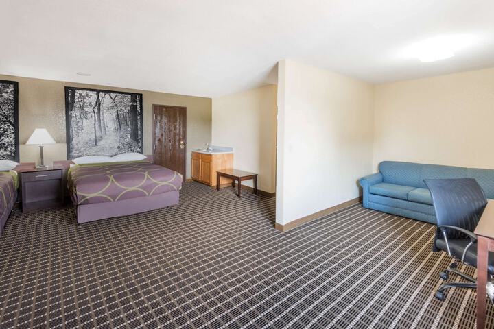 Super 8 by Wyndham Webster City IA