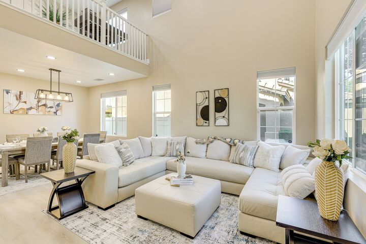 Mtn-view Gem w / Private Yard: Luxe Beaumont Home