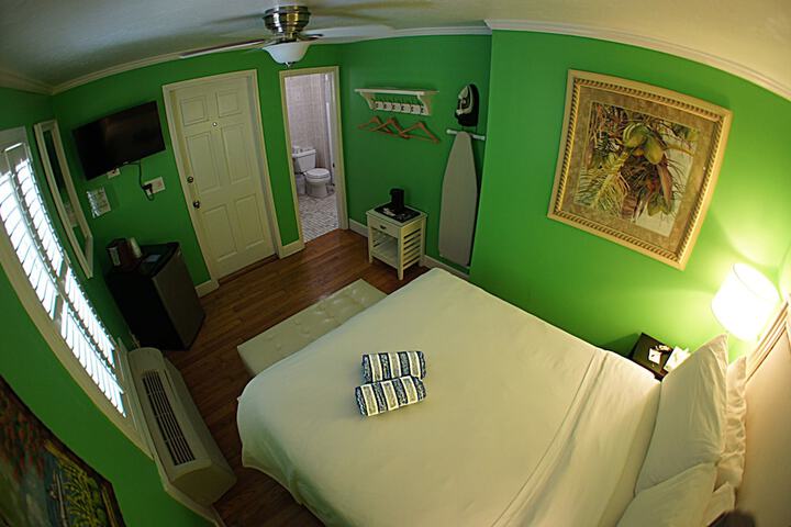Room 75 of 91