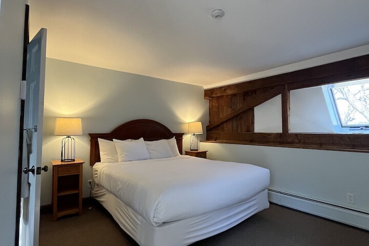 Room 90 of 294