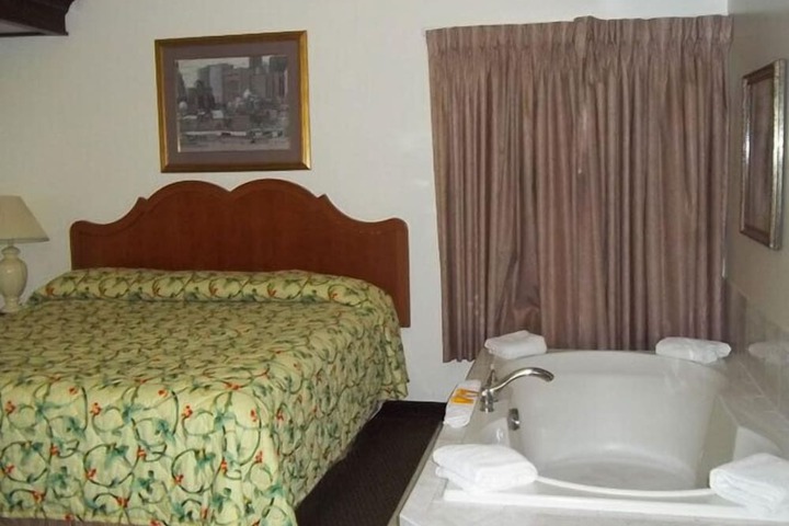 Room 6 of 6