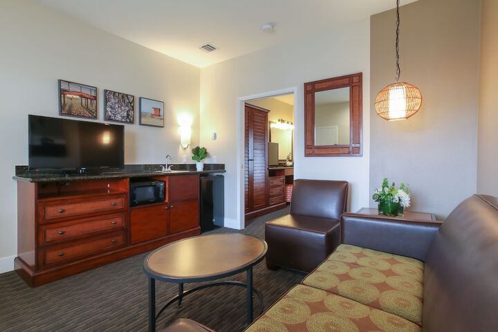 Room 32 of 43