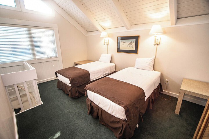Room 8 of 24
