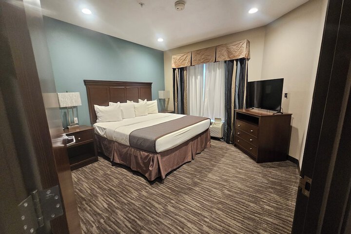 Heritage Place Hotel & Suites