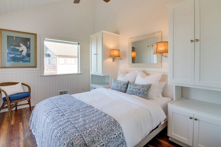 Beachfront Bandon Vacation Rental w / Ocean View!