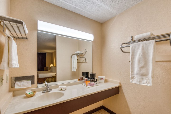 Room 21 of 37