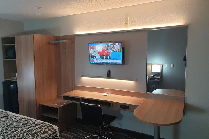 Room 30 of 53