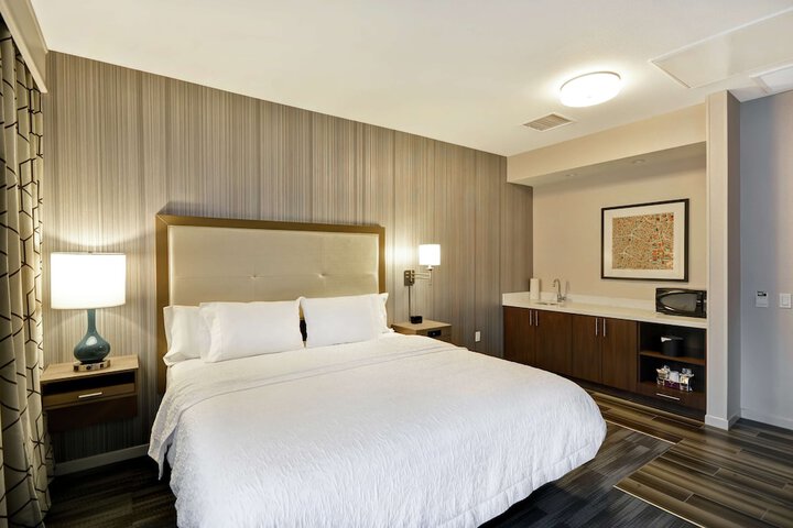 Hampton Inn & Suites Los Angeles Burbank Airport