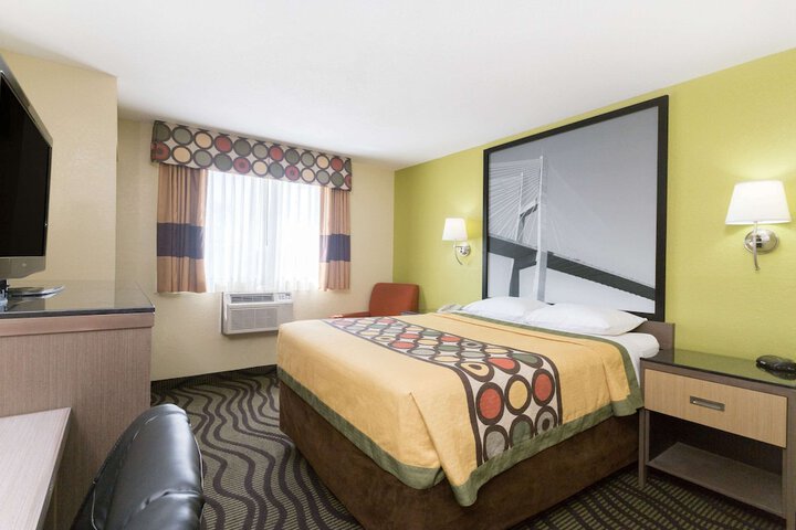 Room 15 of 20