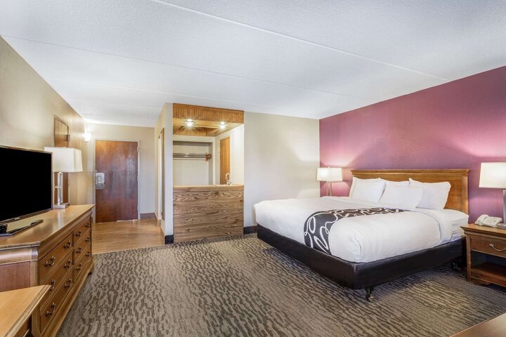Room 14 of 34