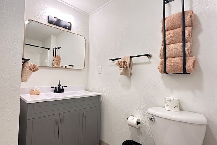 Room 170 of 299