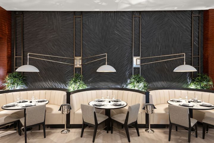Dining 77 of 109