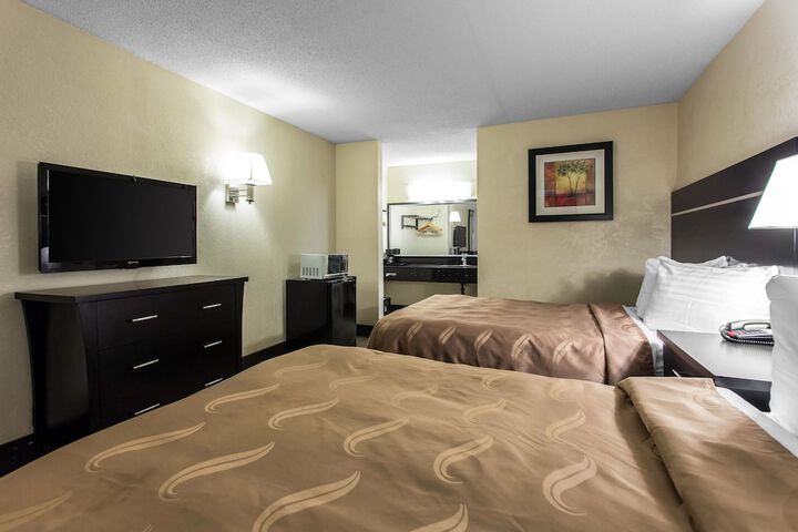 Room 12 of 30