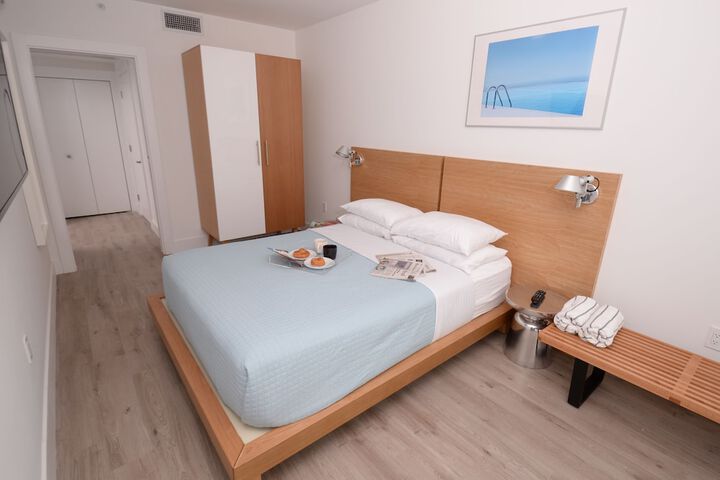 Room 72 of 103