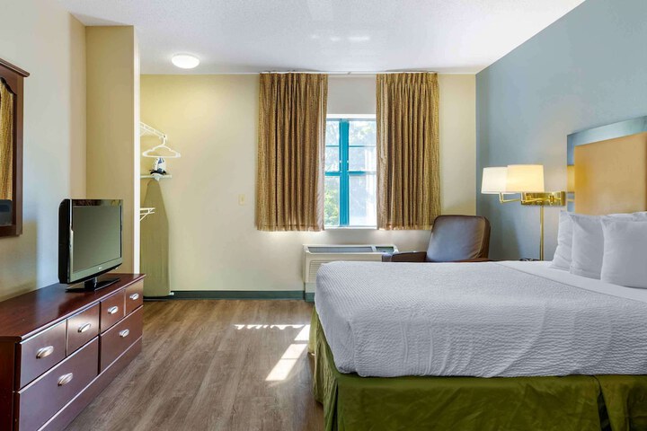 Extended Stay America Select Suites Hartford Manchester