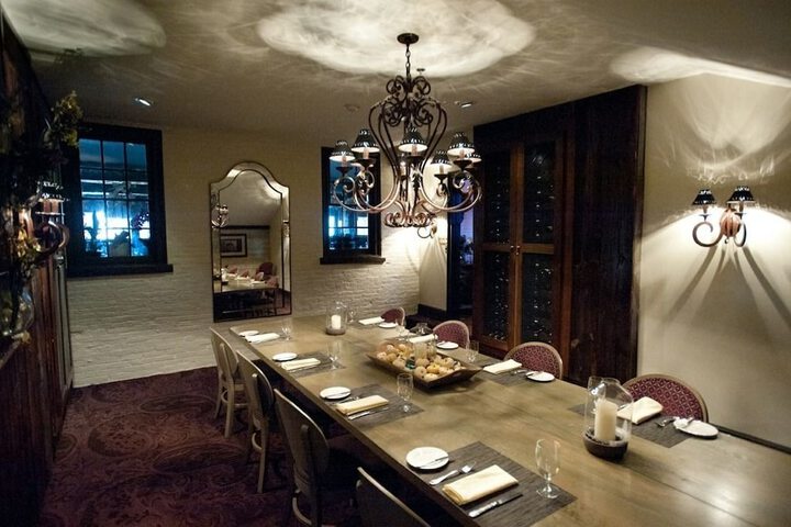 Dining 21 of 32