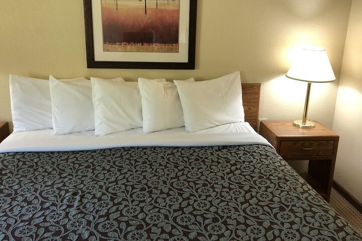 Room 22 of 76