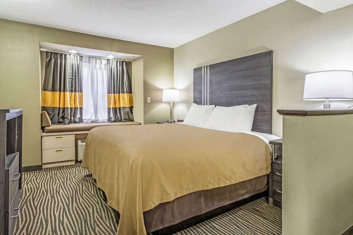 Room 12 of 37